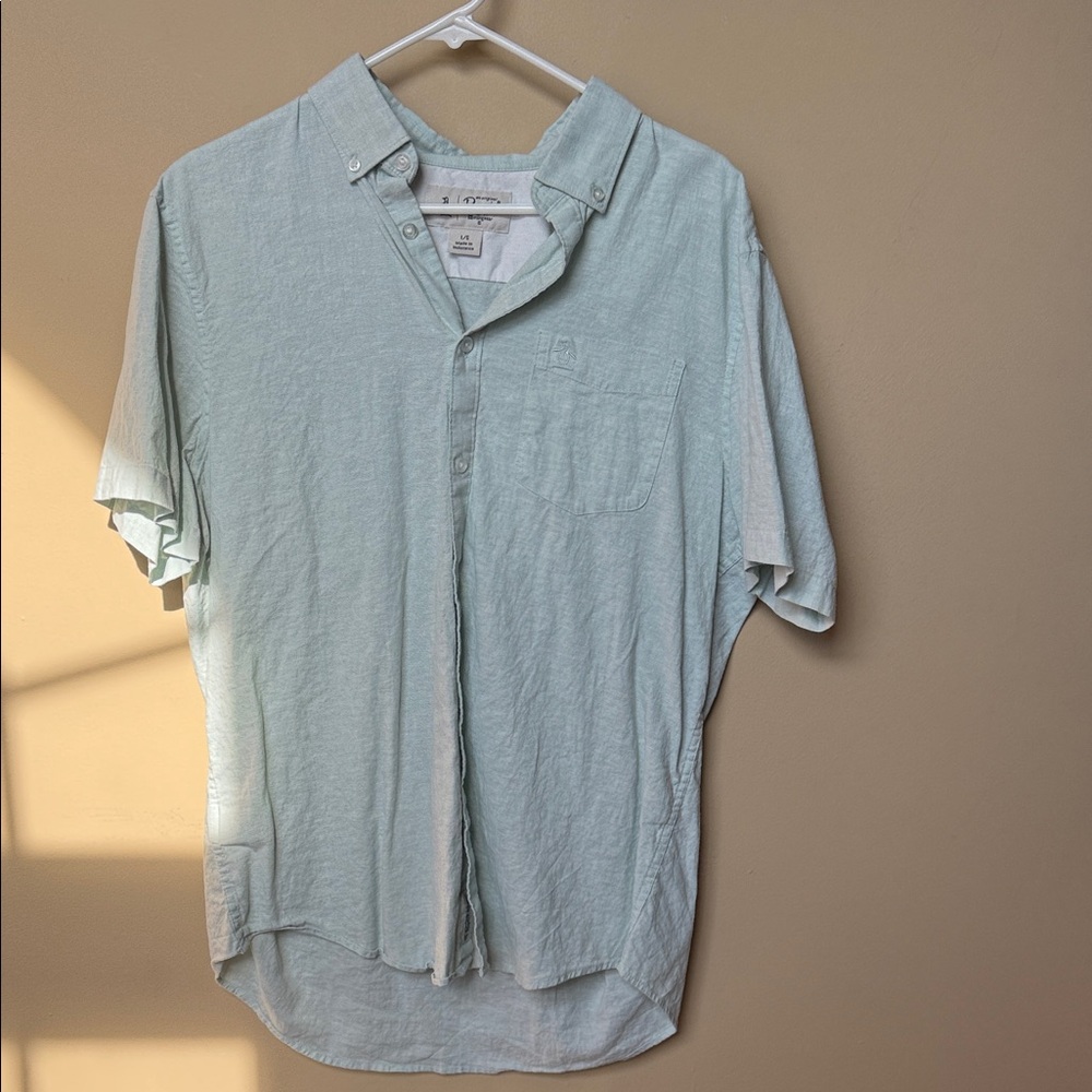 Men's Casual Button Down Shirt in Light Green